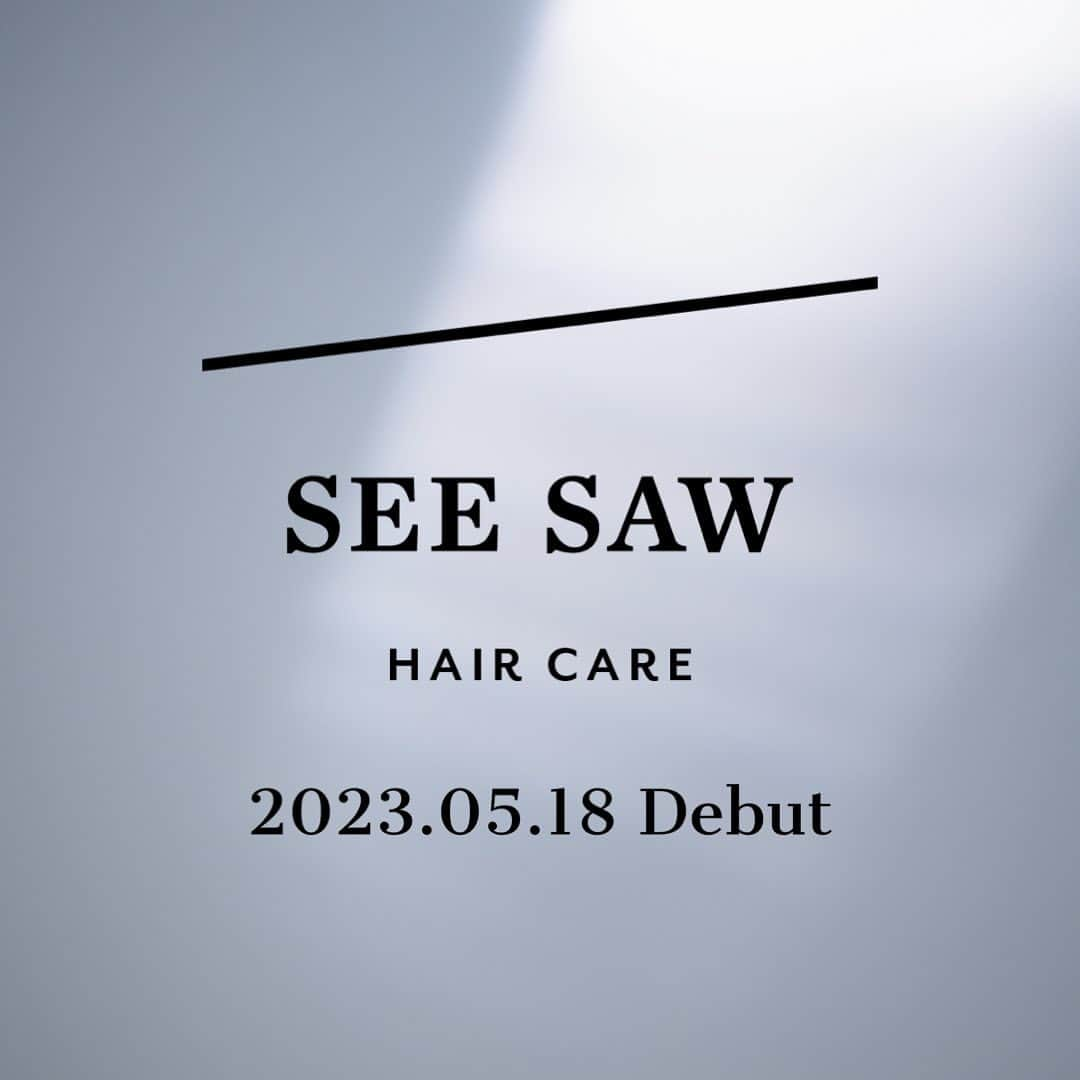 SEE/SAW公式アカウントさんのインスタグラム写真 - (SEE/SAW公式アカウントInstagram)「＊ SEE/SAW UPDATE ＊ ⁡ 2023年5月18日。 “美しさは、生みだす動きに宿るから。”という新たなメッセージと共に、SEE/SAWは髪の美しさの魅せ方を進化させ、より洗練されたパッケージデザインでリブランディングしました。  ⁡ “印象から美しい人へ。” —— SEE/SAW はこの価値観を大切に、女性ヘアデザイナー様やさまざまなジャンルで活躍している女性たちと共に、女性の生き方やスタイルの魅せ方までも進化させ、自信をもたらし、輝かせていきます。 ⁡ ⁡ ⁡ #seesaw #seesawで艶髪  ⁡ #印象 #艶 #光 #透明感 #艶髪 #ツヤ髪 #美髪 ⁡ #アップデート #リブランディング #リニューアル ⁡ #シャンプー #トリートメント #ヘアオイル #ヘアケアグッズ #ヘアケアアイテム  #ヘアケア商品 #サロン専売品 #ヘアサロン専売 ⁡ #美容師さんと繋がりたい #美容好きな人と繋がりたい  #美容室 #美容院 ⁡ #LebeL #ルベル #タカラベルモント #takarabelmont ⁡ #心を奪う髪になる」5月18日 9時55分 - seesaw_lebel