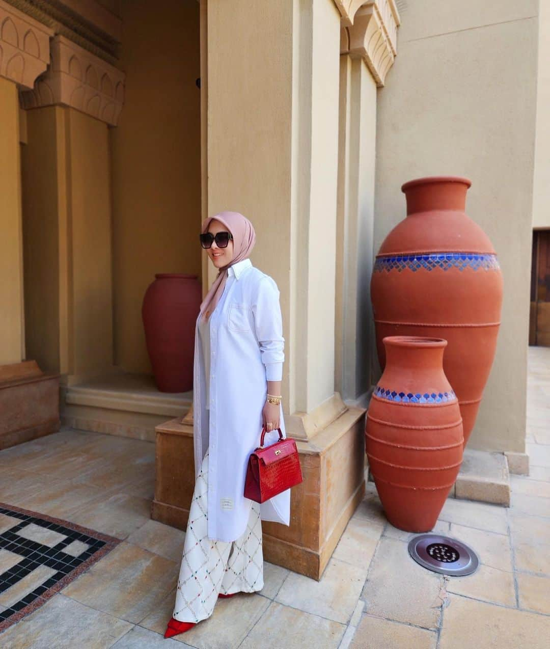 Syahriniさんのインスタグラム写真 - (SyahriniInstagram)「•  ~ Habibi ~  ______________________ ~𝓢𝓨𝓡~ _____________________  #PrincesSyahrini #Dubai_May2023」5月18日 15時42分 - princessyahrini