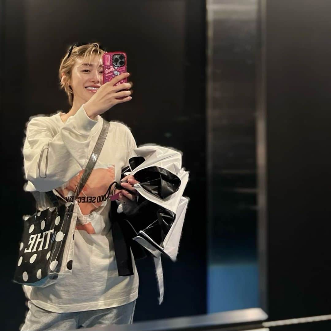 &mのインスタグラム：「めっちゃ保湿してからUV塗ったら肌調子よし🫶」