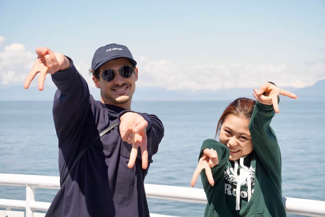 のインスタグラム：「いえい✌️ 2022 → 2023  #yay  #✌️」