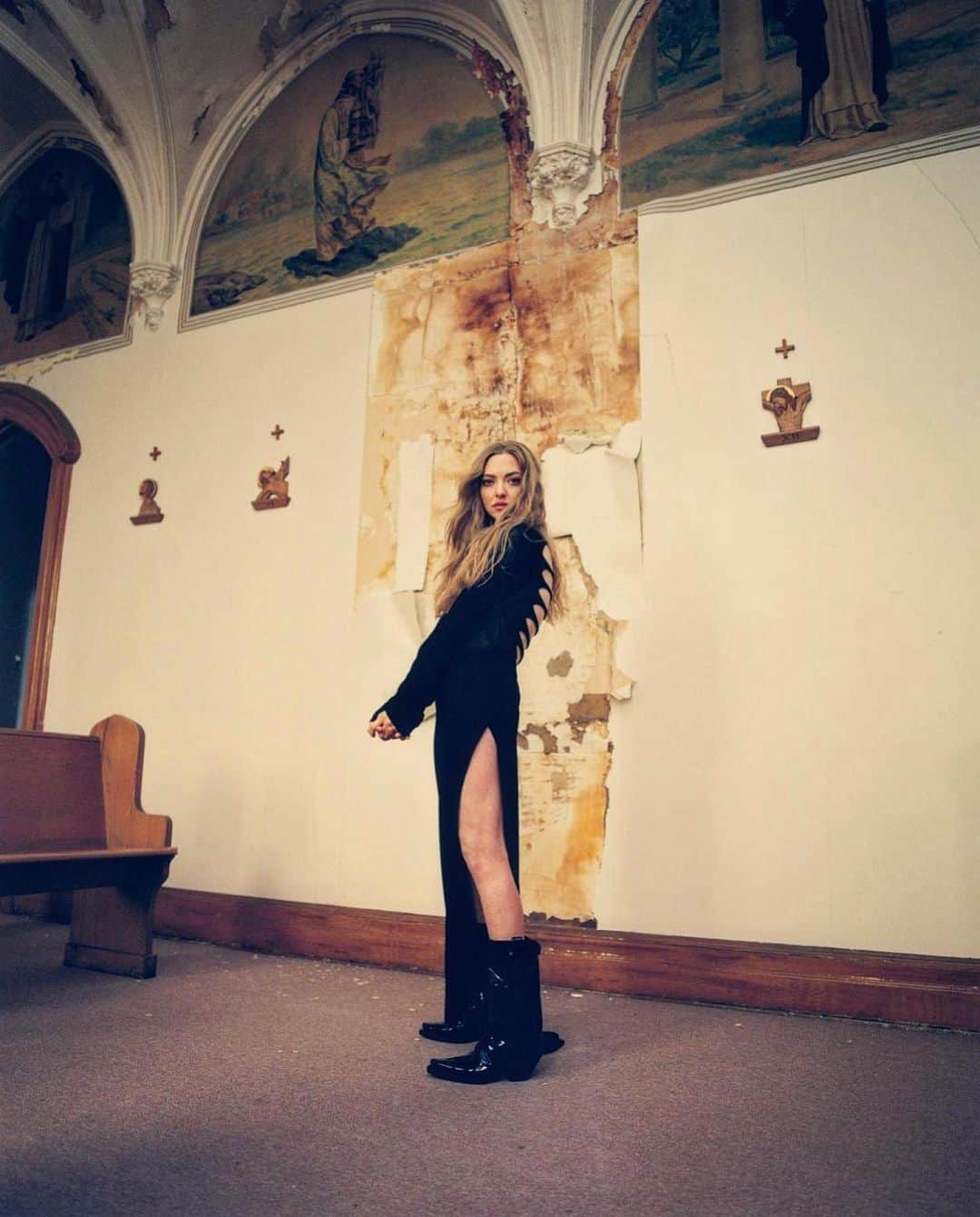 アマンダ・サイフリッドのインスタグラム：「📷 @josefinasantos for @instylemexico」