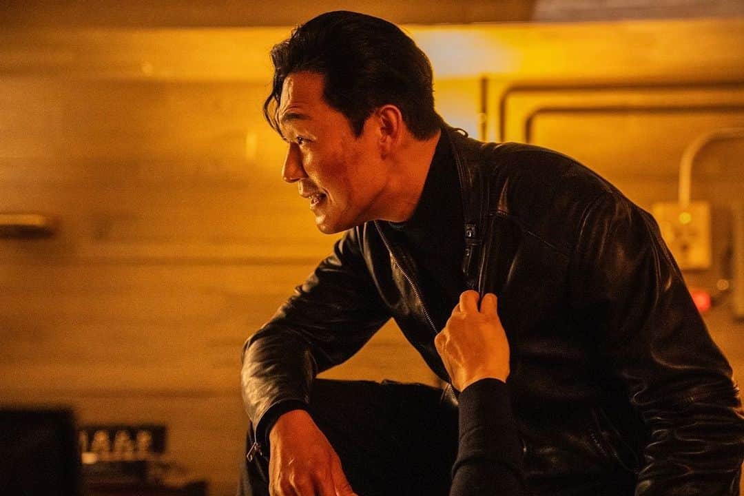 C-JeS エンタテイメントさんのインスタグラム写真 - (C-JeS エンタテイメントInstagram)「서민들을 쥐어짜는 사채업자 #명길 로 돌아올 #박성웅 곧 내 심장도 쥐어짤 예정...💘  6월 9일 #넷플릭스 오리지널 #사냥개들 공개‼  #넷플릭스 #netflix #PARKSUNGWOONG #bloodhounds」5月18日 11時03分 - cjes.tagram