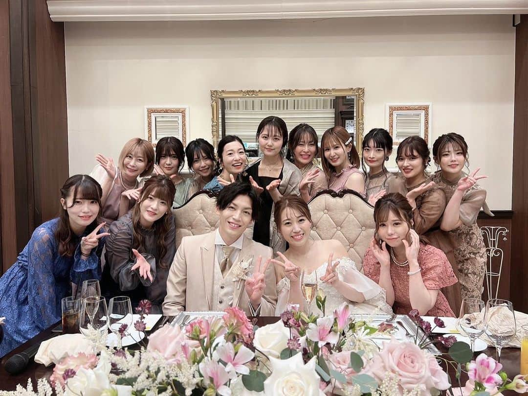 上矢えり奈のインスタグラム：「＊-＊-＊-＊-＊-＊-＊-＊  まゆの結婚式に参列させていただきました💍✨ 世界一綺麗で可愛かった🫶😭  数日間、多幸感すごくて 何回も写真見てにやにやしてた…🥹🥰  本当におめでとう！！ お幸せに！！🤍❤️❤️  erina.  ＊-＊-＊-＊-＊-＊-＊-＊  #結婚式　#ブライダル　#ウェディング」