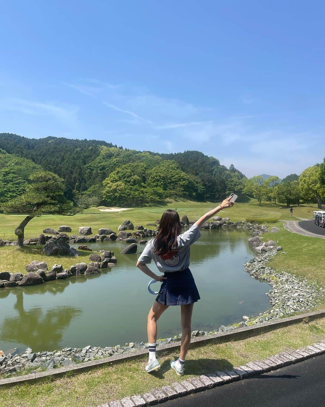 ハン・チェアさんのインスタグラム写真 - (ハン・チェアInstagram)「🦋 버디도 하고 파도 했지만.. 남들보다 두배는 더 치는 우리 👧🏻👧🏻👧🏻 그래서 서로 파스 붙혀주고 숙면했습니다.  @ssung916  @irenejunyuny」5月18日 11時51分 - chaea_han