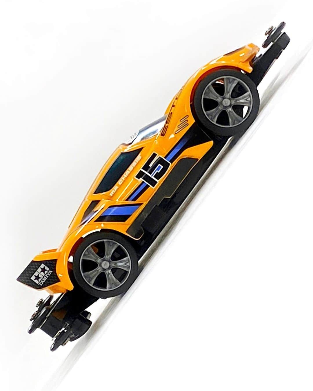 ミニ四駆のインスタグラム：「NEWマシン  エストゥーラ／ESTOURA いよいよ今週発売です🏁  #ミニ四駆  #tamiyamini4wd  #mini4wd」