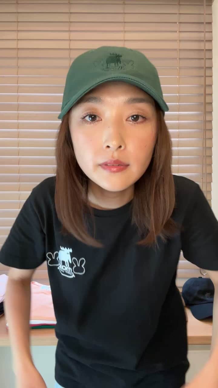 石川梨華のインスタグラム：「コラボ商品！ キャップはフリーサイズ Tシャツは私が着てるのはレディースサイズのMでした🙏 長袖TシャツはユニセックスのSです！ ご参考までに✨」
