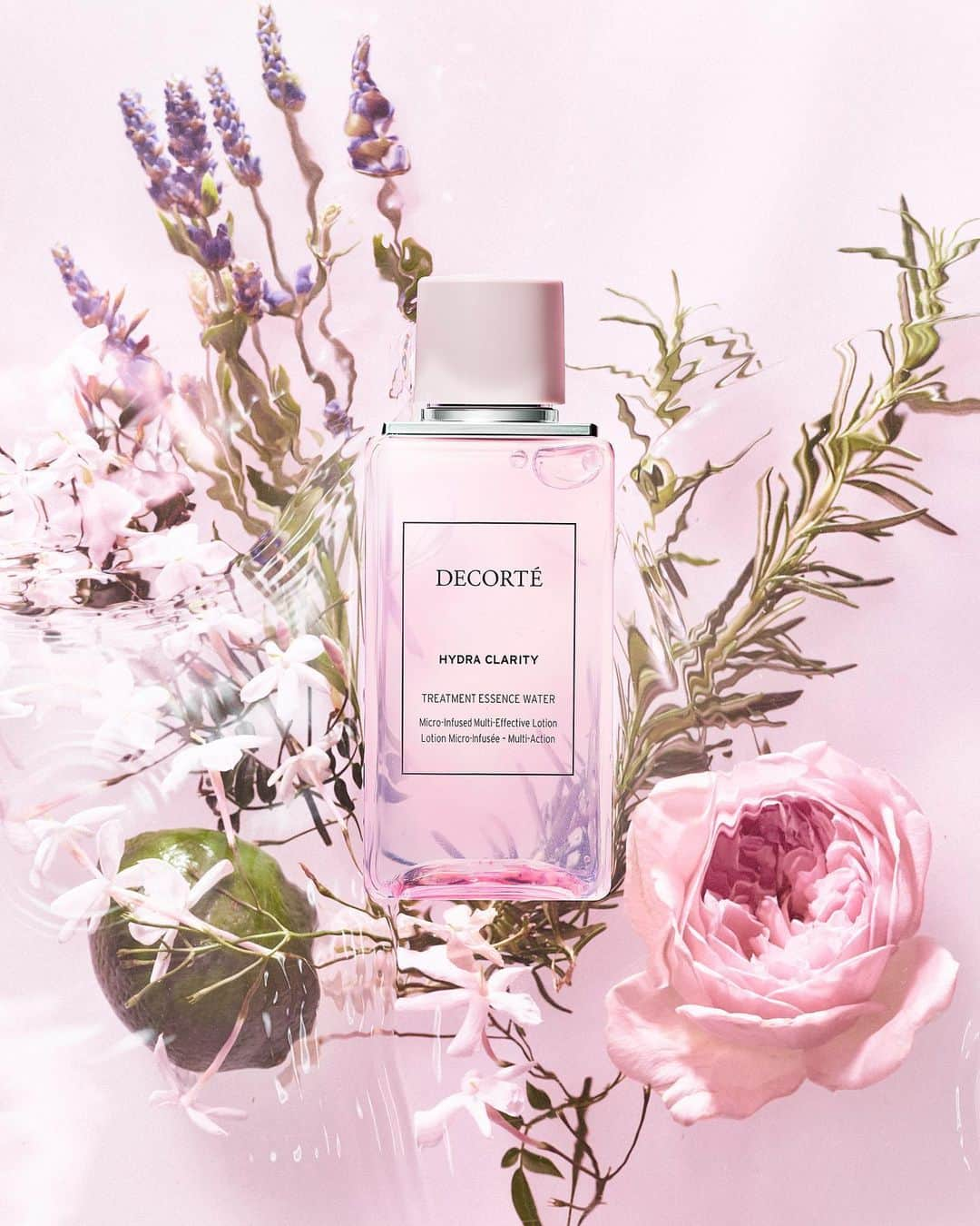 DECORTÉさんのインスタグラム写真 - (DECORTÉInstagram)「Hydra Clarity helps  nourish and brighten your skin.  The clear scent of green floral notes create a relaxing atmosphere.   うっとりするほどなめらかな輝きが肌に澄み渡る「イドラクラリティ」。  グリーンフローラルパウダリーの、華やかで澄んだ香りが、毎日のスキンケアタイムを、癒しの空間へと誘います。  イドラクラリティ　薬用 トリートメント エッセンス ウォーター [医薬部外品]  #コスメデコルテ #decorte #MyDecorteMoment #HYDRACLARITY #イドラクラリティ #イドラクラリティ薬用トリートメントエッセンスウォーター #美肌 #透明感 #スキンケア #新作コスメ #新作スキンケア #skincare #beauty #jbeauty #美肌糖」5月18日 12時07分 - decorte_official