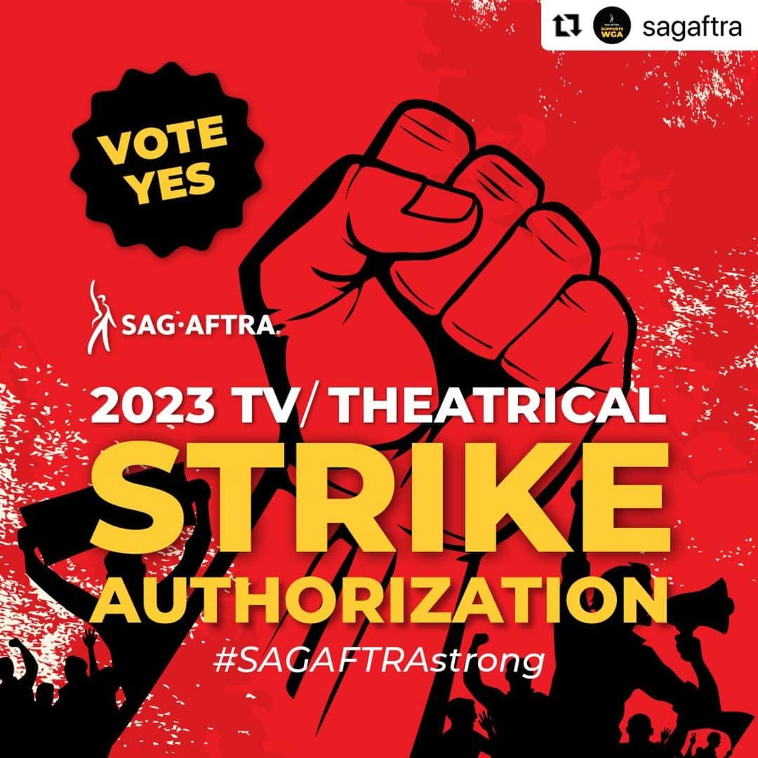 エリザベス・パーキンスのインスタグラム：「ATTN SAG-AFTRA MEMBERS! National Board and leadership are 100% in support of entering into upcoming negotiations with a strike authorization in hand. Postcards will be sent out May 18 Thurs with instructions on how to vote. Votes close June 5th at 5:00 PM. Head to @sagaftra for their link in bio for more information. #unionstrong #sagaftra #sagaftrastrong」