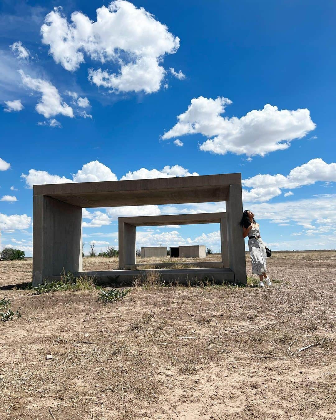 ダナイ・ガルシアさんのインスタグラム写真 - (ダナイ・ガルシアInstagram)「Marfa I love you 💕🪴🌱 In order to create, we draw from our inner well. This inner well, an artistic reservoir, is ideally like a well-stocked fish pond… If we don’t give some attention to upkeep, our well is apt to become depleted, stagnant, or blocked…As artists, we must learn to be self-nourishing. We must become alert enough to consciously replenish our creative resources as we draw on them — to restock the trout pond, so to speak. #marfatrip #artists #museums #donaldjudd #chinatifoundation #beauty #love #live #recharge #greatnortherncontemporarycraftfair  Never forget the magic 👑#queen」5月18日 12時35分 - danaygarcia1