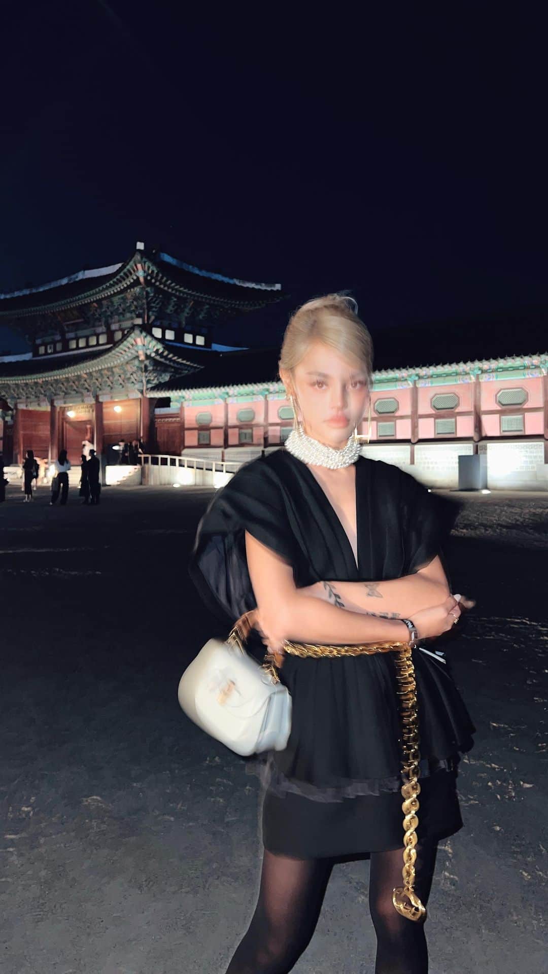 リリーマイマックのインスタグラム：「The #GucciCruise24 show & after party in Seoul! What an amazing venue & collection! 🇰🇷」