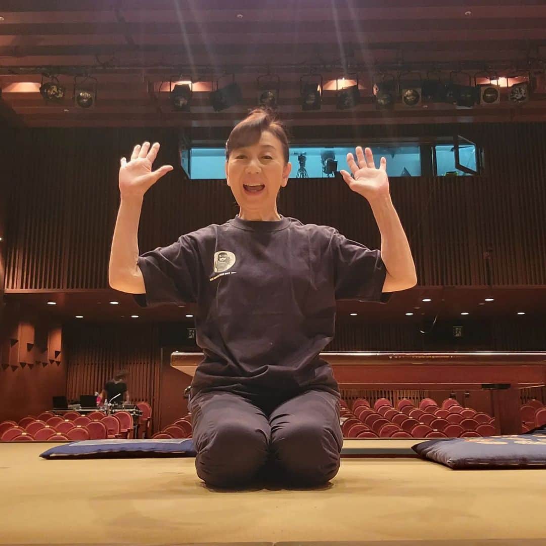 のインスタグラム：「初日の朝を迎えました。 こんなに晴れ渡った日に！！  感謝だわ。  さあ、頑張ろう‼️」