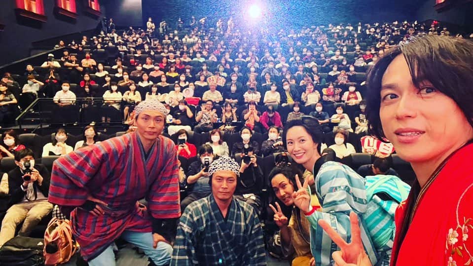 のインスタグラム：「6月16日（金）より期間限定上映が開始するVシネクスト『忍風戦隊ハリケンジャーでござる！シュシュッと 20th anniversary』の完成披露試写会が行われました。 平日にも関わらず沢山の方に足を運んで頂き、5人でご挨拶する事が出来て幸せな時間でした。 映画公開まであと１ヶ月！！ 楽しみにしていてください。  #ハリケンジャー20th」
