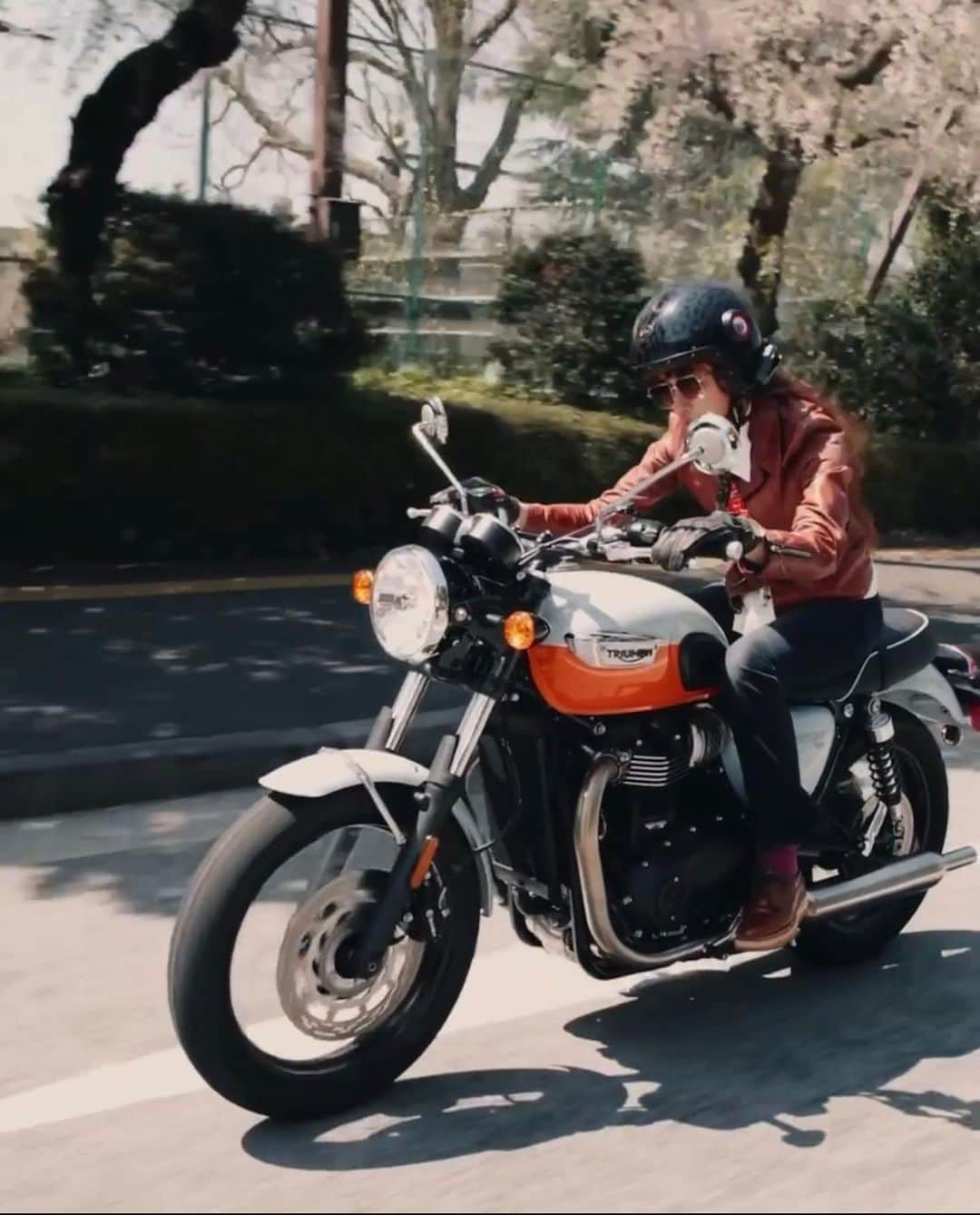 Garu chan（ガルちゃん）さんのインスタグラム写真 - (Garu chan（ガルちゃん）Instagram)「今週末はGentleman's ride ✨ 皆様にお会いできるのを楽しみにしております💪  #gentlemansride #triumph #elf」5月18日 13時52分 - garuchan01