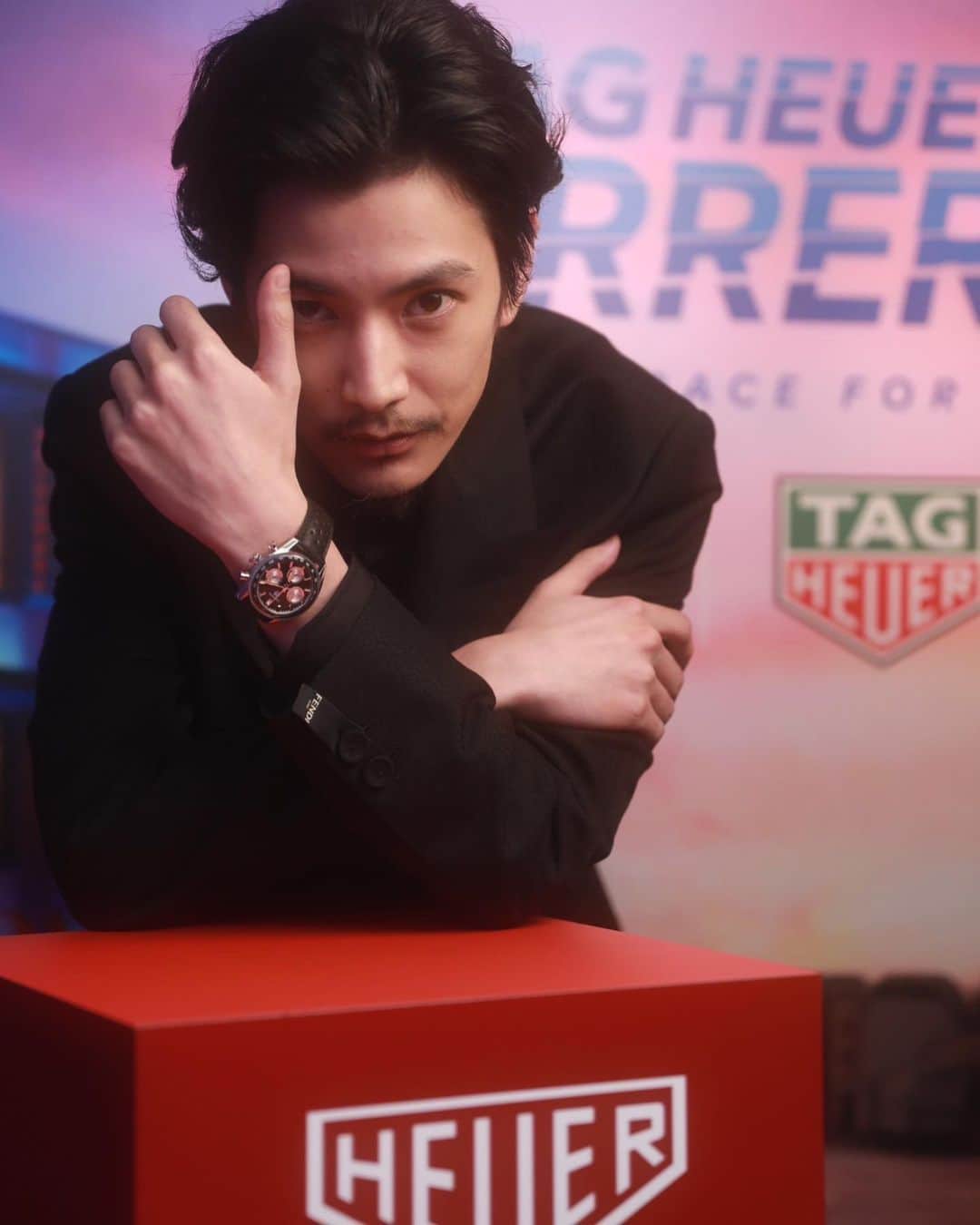 渡邊圭祐のインスタグラム：「2023.05.18 . . TAGHeuer 「The Chase for Carrera Pop-Up」 . 素敵空間🏮 . 5/19-5/21 11:00〜19:00 . 渋谷区神宮前4-26-18  原宿ピアザビル . @TAGHeuer #TAGHeuerCarrera60」