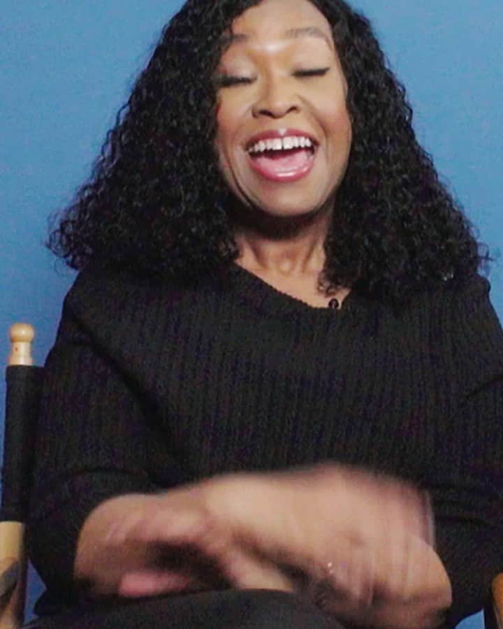 のインスタグラム：「The #QueenCharlotte podcast is here. Link in bio. ⬆️ Get insight into the making of. @bridgertonnetflix @netflix #directorsPOV #shondalandAudio #iheartpodcasts」