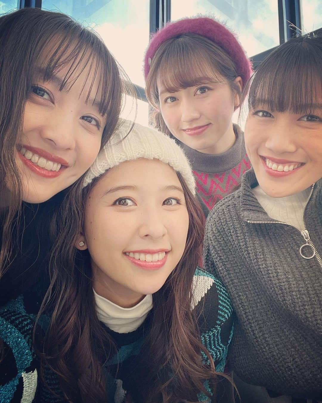 玉井詩織さんのインスタグラム写真 - (玉井詩織Instagram)「🩷❤️💛💜 ありがとう、これからも。 #momoclo #mcz15th」5月18日 23時26分 - shioritamai_official