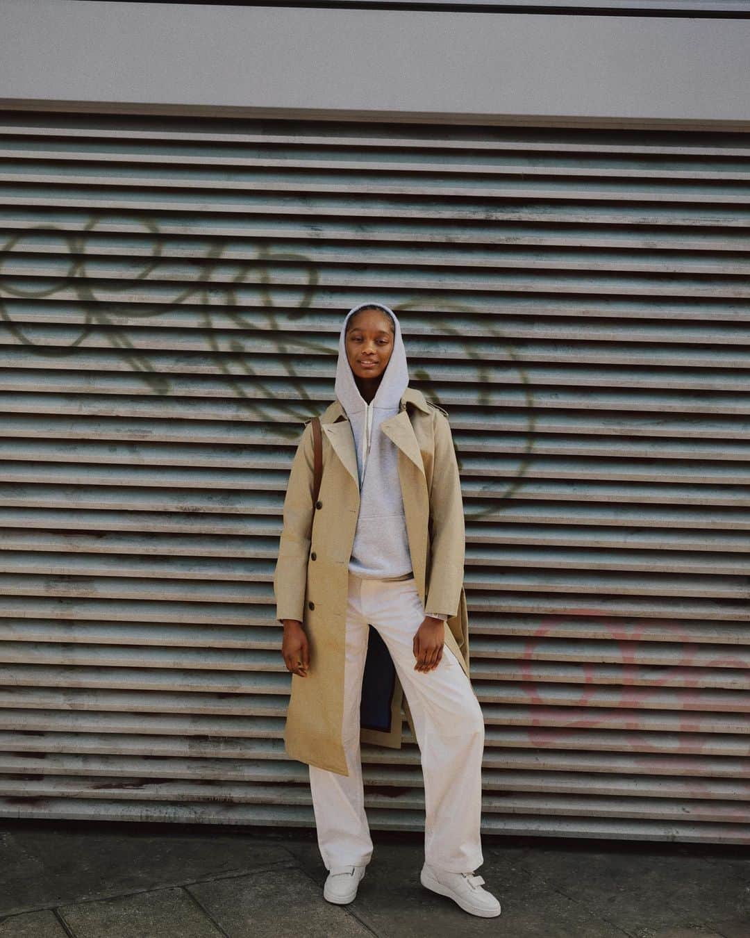 ラグ&ボーンのインスタグラム：「LESSONS IN LAYERING. Vintage Terry Hoodie, Gwyn Cotton Trench, Nora Denim Cargo.」