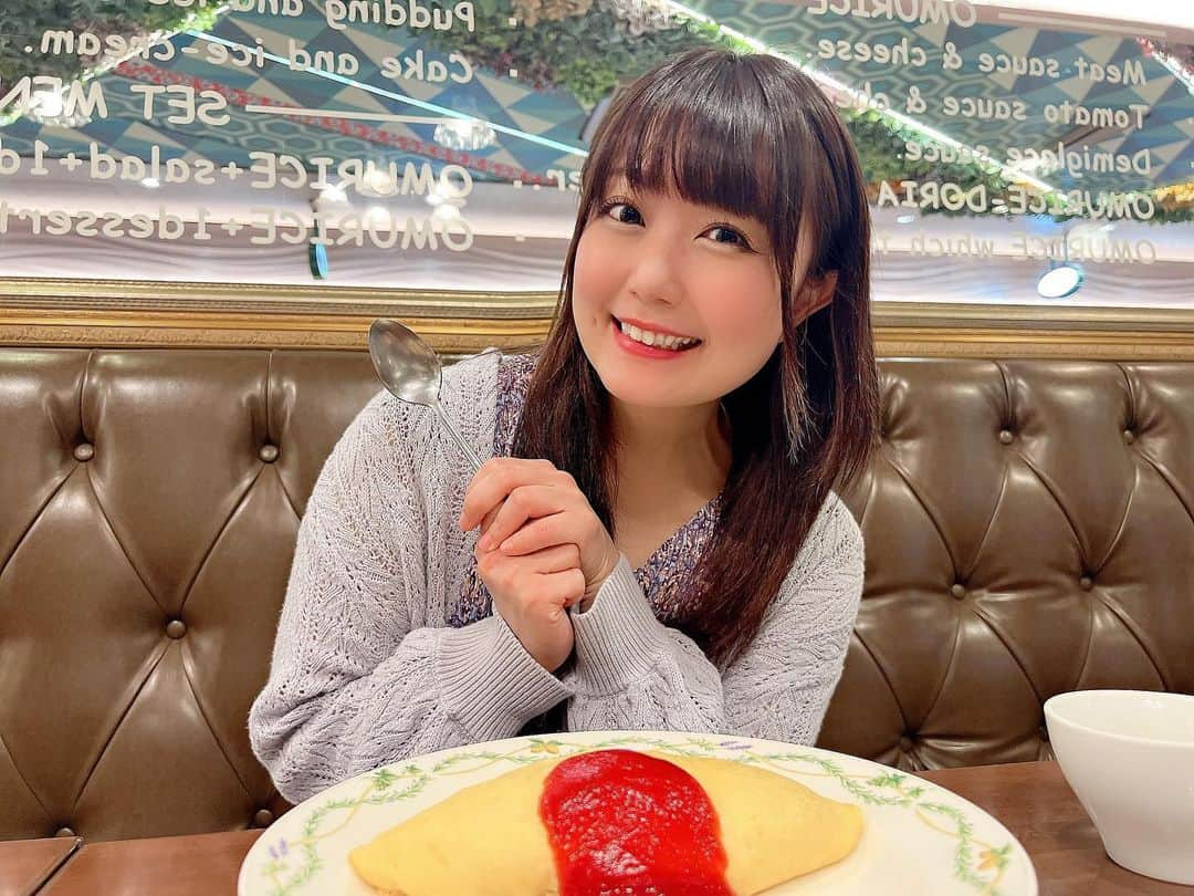 嶋梨夏さんのインスタグラム写真 - (嶋梨夏Instagram)「念願のオムライスを食べられてニコニコな日😆💓 . . . . . #被写体 #お仕事依頼受付中 #オムライス #洋食屋 #洋食屋さん #もぐもぐ #いっぱい食べる君が好き #えくぼ #アラサー女子 #平成元年生まれ #150cm #ファインダー越しの私の世界 #ポートレート #ポートレート撮影 #女優 #actress #photooftheday #JAPAN #japanesegirl #instagood #followme #ricashima #嶋梨夏」5月18日 23時40分 - shimarica_jp