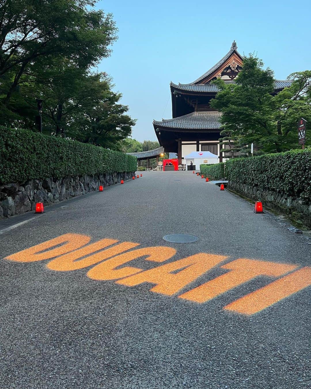 ヒロタナギサさんのインスタグラム写真 - (ヒロタナギサInstagram)「_  京都の東福寺に ドゥカティのバイクが展示されてて 非現実的な空間だった🛵  @ducati  @ducatijapan  #DucatiBrandNight #ドゥカティ #京都 #pr」5月18日 23時35分 - _nachan_812