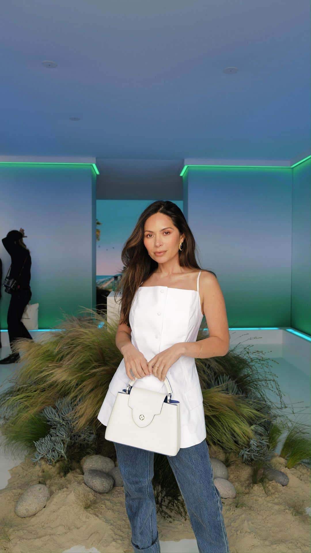 Marianna Hewittのインスタグラム：「@louisvuitton 🌊」