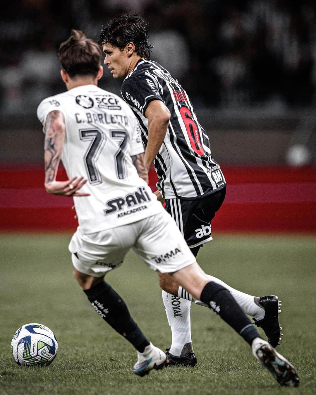 ドドさんのインスタグラム写真 - (ドドInstagram)「⚽️🐔 #CopaDoBrasil #CAM #GALO」5月18日 23時51分 - dodopires