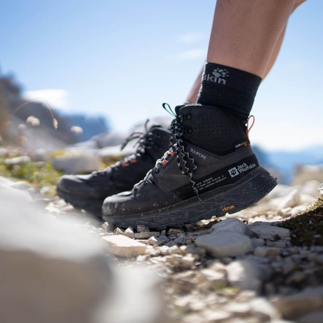 ビブラムさんのインスタグラム写真 - (ビブラムInstagram)「Designed for wilderness walks off the beaten path, the new @jackwolfskin TERRAQUEST TEXAPORE MID features high-performance long-lasting materials such as the TEXAPORE ECOSPHERE PRO membrane, the abrasion resistant @cordurabrand fabric and the #VibramEcostepRecycle sole.   Via @jackwolfskin  #Vibram #ConfidenceInEveryStep #YourConnectionToEarth」5月19日 0時00分 - vibram