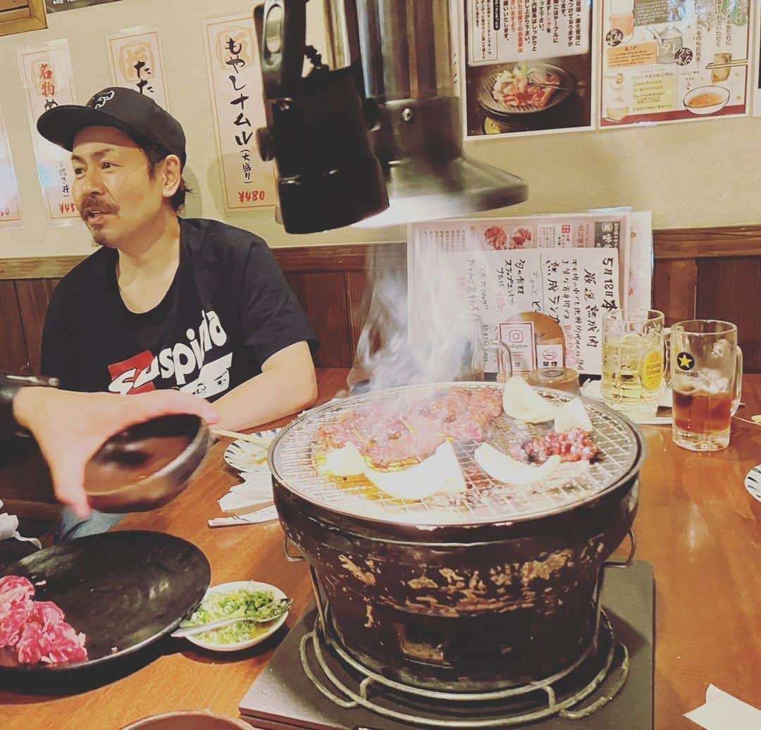 こーいちのインスタグラム：「ライブ終わりで焼肉とか完璧やん。 で今日ライブ来てくれたみんなも完璧やん。 ほな北見またな！」