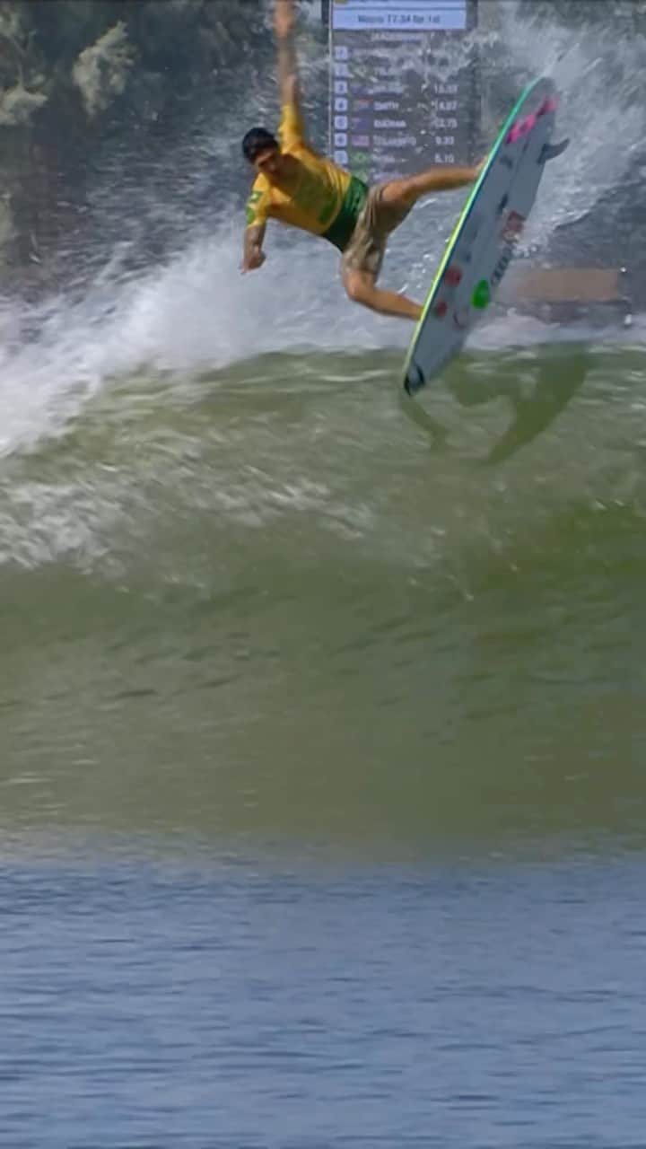 世界プロサーフィン連盟（WSL）のインスタグラム：「Don’t miss your chance to watch @gabrielmedina in person at the #SurfRanchPro! Buy your tickets through the link in our bio or watch live May 27-28 on worldsurfleague.com. 🎟️ @805beer」