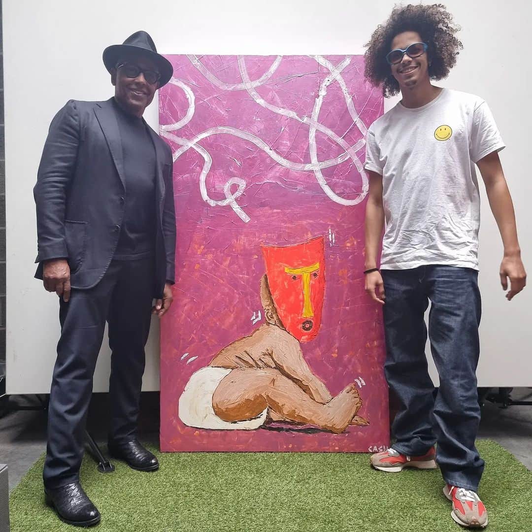 CASH（Carl Anders Sven Hultin）のインスタグラム：「The surprise of the day 💫 Mr @thegiancarloesposito dropped by my atelier and checked out some of my work 🙏🏽🎨  #art #painting #giancarloesposito #actor #artbycash」