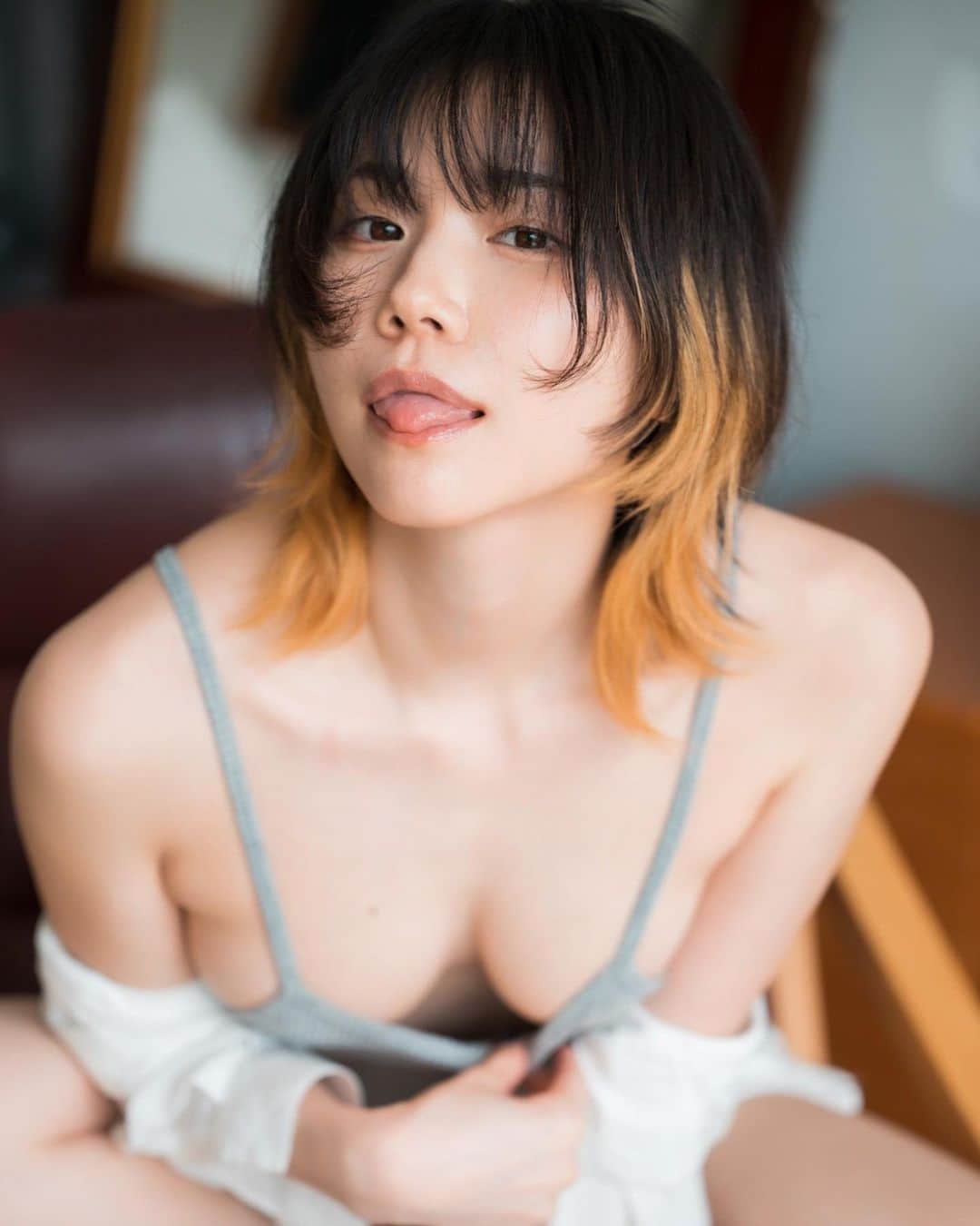 仁藤りささんのインスタグラム写真 - (仁藤りさInstagram)「🫣💕 Kindle↓ @nitolisa_official  . . . . . . . .  #仁藤りさ  #インスタグラビア #グラビア #グラドル #ポートレート #撮影  #model #photography #portrait #instgood  #selfie  #gravure #gravuremodel #cosplay  #japanesegirl #japanese」5月19日 0時29分 - nitolisa_official
