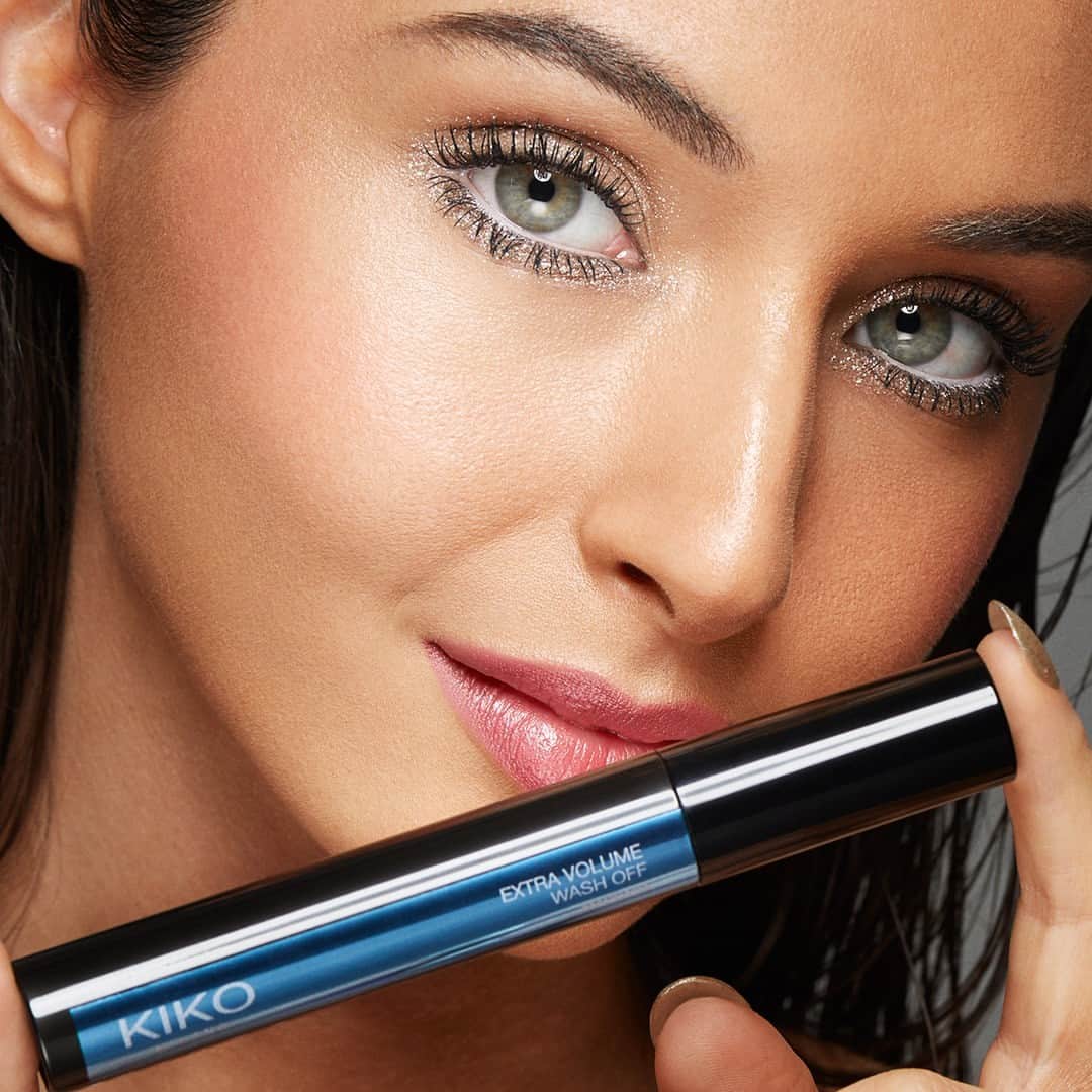 KIKO MILANOさんのインスタグラム写真 - (KIKO MILANOInstagram)「Mascara has never been so easy to remove 💧 Emphasize your gaze with our new Extra Volume Wash Off Mascara!⁣ 🕒 Tested to last up to 24 hours⁣ 💦 Easily removable with lukewarm water⁣ ✨ Improves lash density⁣ ⁣ #KIKOMilano #mascara #waterproofmascara #newmakeup #lashes⁣ ⁣ Radiance Boost Serum - Instamoisture Foundation 3G - Full Coverage Dark Circles Concealer 03 - Radiant Touch Creamy Stick Highlighter 100 - Glitter Shower Eyeshadow 01 - Precision Eyebrow Pencil 02 - Extra Volume Wash Off Mascara - Smart Fusion Lipstick 405」5月19日 0時50分 - kikomilano