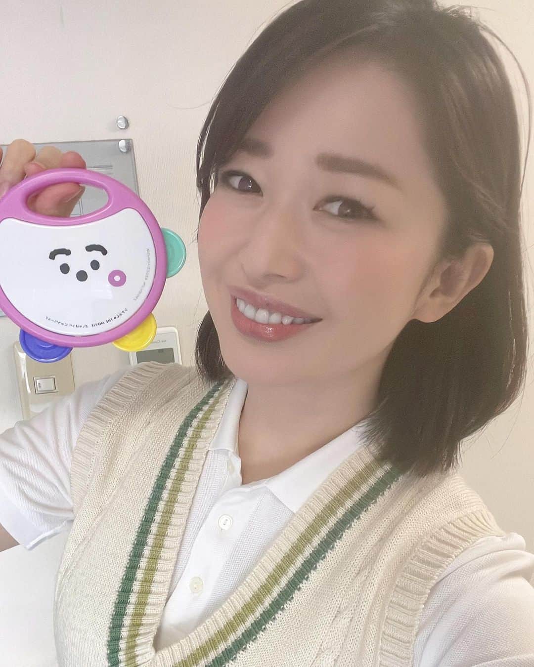 松丸友紀のインスタグラム：「ついについに🥹  明日5月19日（金）から  「シナぷしゅTHE MOVIE ぷしゅほっぺにゅうワールド」  ユナイテッド・シネマ豊洲 新宿ピカデリーほか ぷしゅっと全国ロードショーです！  @synapusyu  先着順で小学生以下のお子様にぷしゅぷしゅタンバリンをプレゼント❤️  数量限定なので早めに劇場にお越しくださいませ☺️✨  私はみーたんの声で皆様をお待ちしております😻」