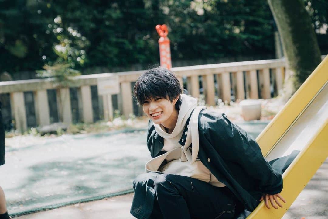 柊太朗のインスタグラム：「#花束とオオカミちゃんには騙されない  11話見ていただけましたか？ もう見てない方はいないていで行くので、 ネタバレやだよな方はここから先は見ないでください笑笑 11話見たらまたここ読みに来て？笑笑  では。  まんちゃんおかえりいいいい！！！！ 良かったよおおお 我が子が帰ってきた感覚になりました。。 フラワーフェスティバルも無事達成してリーダーとしてもやっと肩の荷が降りました。 みんなに支えられすぎてたリーダーでしたが、 ここからは自分のことを考えて行動だ！！となりました。 次回がラストLINEも入り乱れてましたねぇ。 ぜひお楽しみに✨  @vuy_2021  @joyeux_press   #花束オオカミ  #柊太朗   #フラワーフェスティバル」