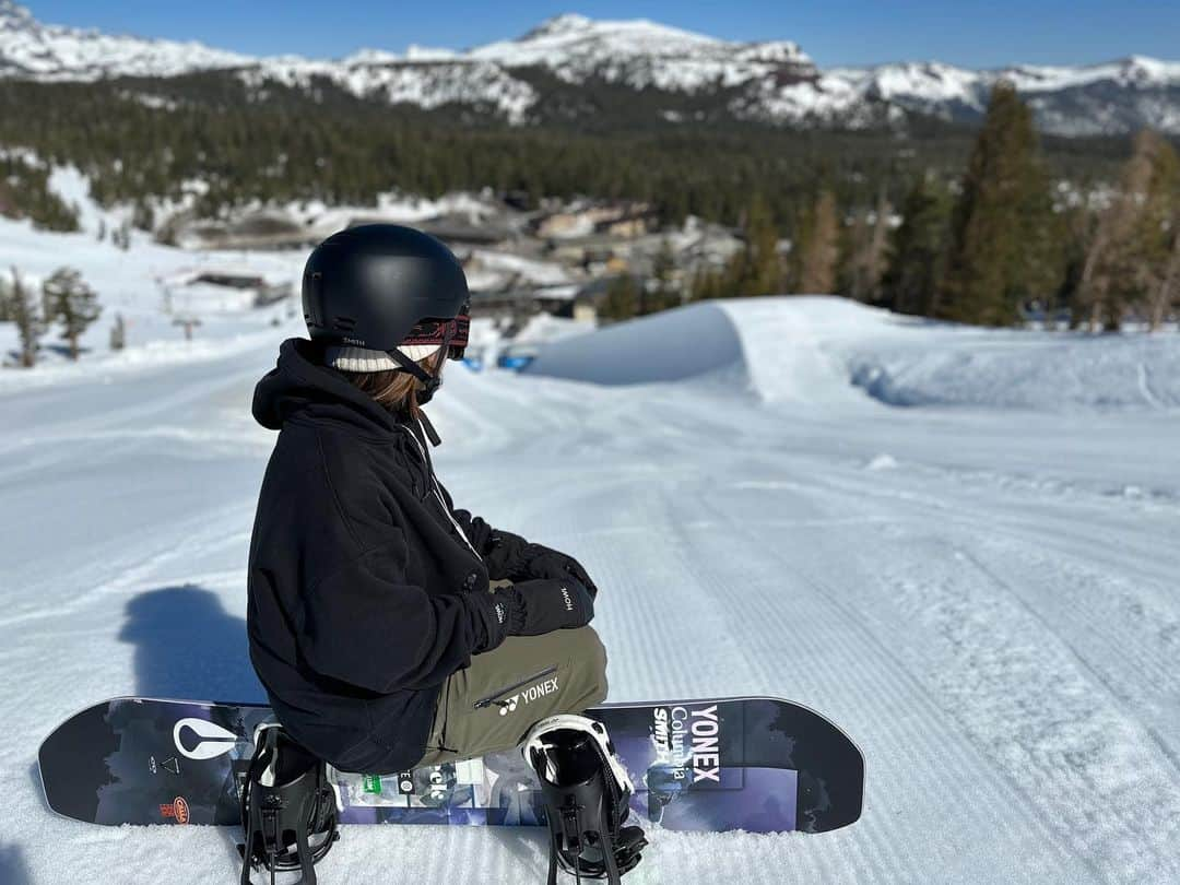 冨田せなのインスタグラム：「久しぶりの海外🦣🌸今年の @mammothmountain はたくさん雪あってわくわくしてます:) スーパー行って好きなものたくさんでいきなり爆買い(笑)自分にいろいろ言い聞かせながら充実した2週間になります様に。 #snowboard #mammothmountain  #yonex #columbia #smith #nixon #stancesocks #galliumwax #callafactory #knittronic #superfeet #cwx #ark #ilbase #グローバルWiFi #globalwifi #gobeyonder #高鷲スノーパーク #小布施クエスト#畑歯科医院」