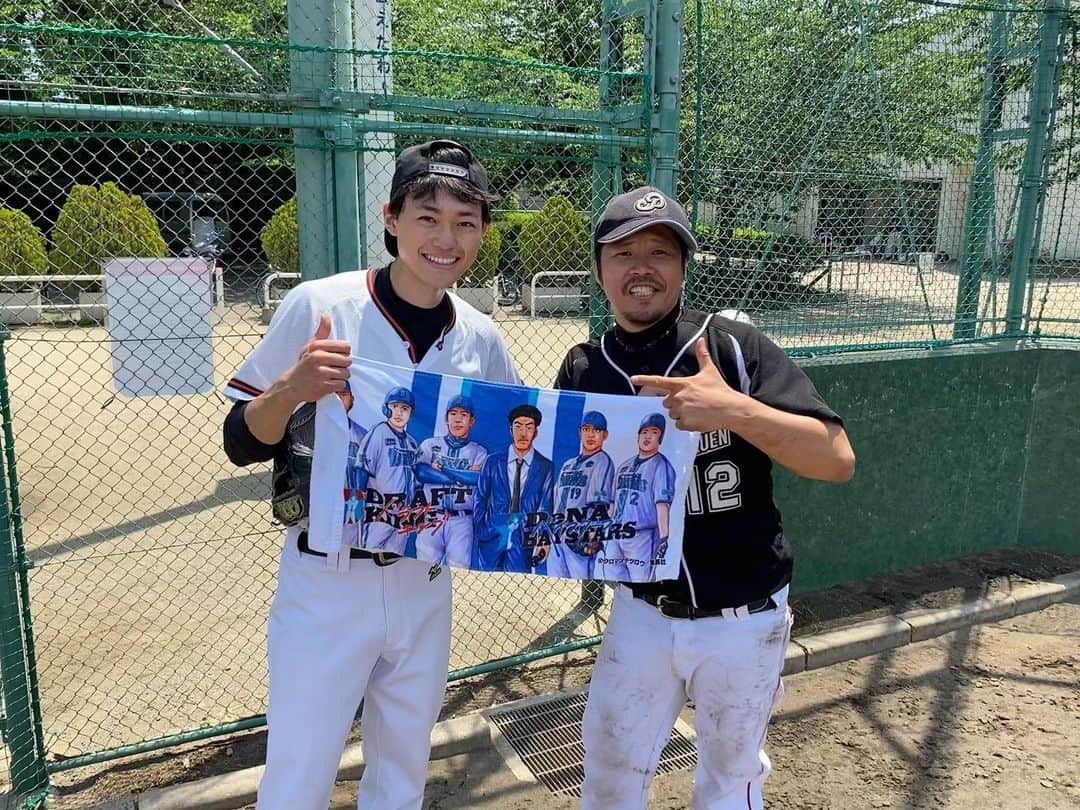 中山翔貴さんのインスタグラム写真 - (中山翔貴Instagram)「草野球の大会でまさかのドラフトキングの作者、クロマツテツロウ 先生と対戦でした！  直接対決は今回出来なかったですが、次は真田丸スライダーで三振取りにいきます笑  #ドラフトキング  #草野球」5月18日 16時32分 - nakayama_shoki