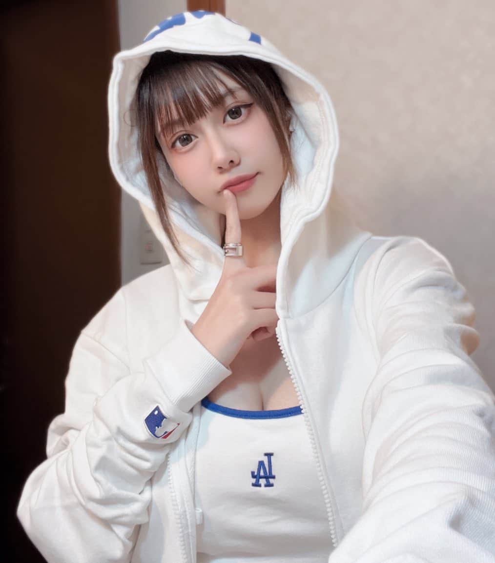 酸素のインスタグラム：「この服可愛いすぎる🥹🫶」