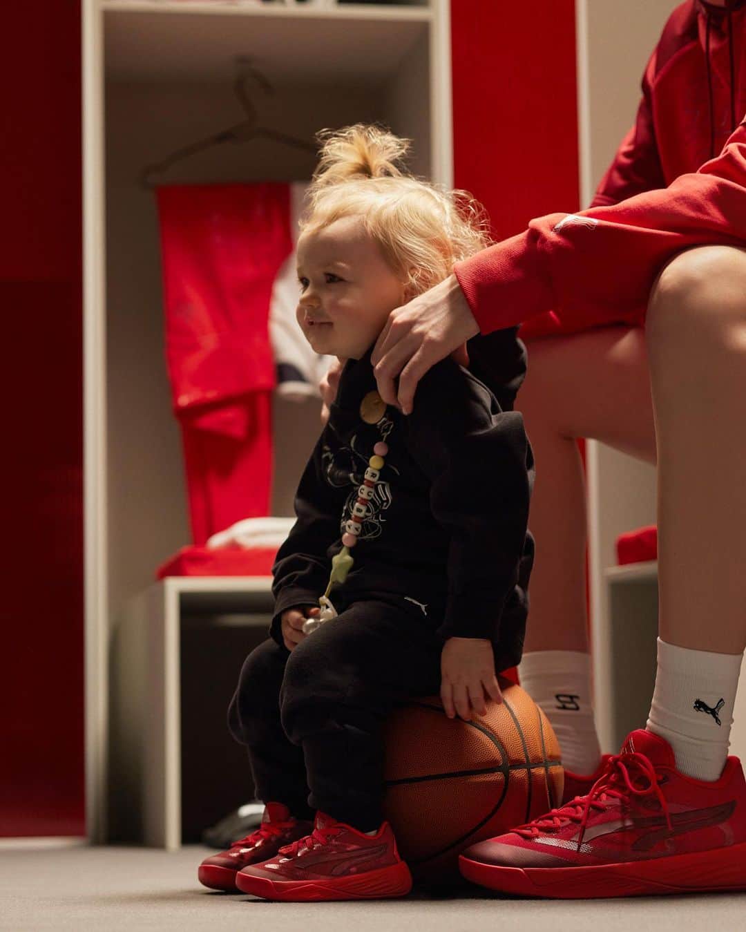 プーマさんのインスタグラム写真 - (プーマInstagram)「It takes more than just talent to be a basketball superstar - it takes heart, passion, and a never-give-up attitude, on and off the court. The Stewie 2 Ruby is a testament of that. ♦️​ ​ Join us as we celebrate @breannastewart30 second signature shoe and the powerful message it represents.​ ​ Stewie 2 Ruby dropping tomorrow.​」5月19日 1時00分 - puma