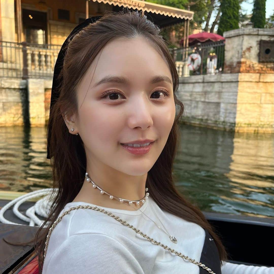 ひよんのインスタグラム：「👸🤍  オンマと💓 2人で行くのは初めてで楽しすぎた😍  ゆったりまったりディズニー🐭🎀🏰  #ディズニー #ディズニーシー #disneysea #disney」