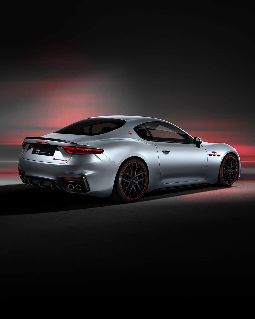 Maserati Japan | マセラティ ジャパンのインスタグラム：「新型グラントゥーリズモから、75周年となる輝かしきグランドツーリングの歴史を称えるべく、特別限定車"75th Anniversary Edition”登場。  詳しくはこちら https://www.maserati.com/jp/ja/shopping-tools/granturismo-primaserie  #Maserati #マセラティ #MaseratiJapan #マセラティジャパン #GranTurismo #グラントゥーリズモ」