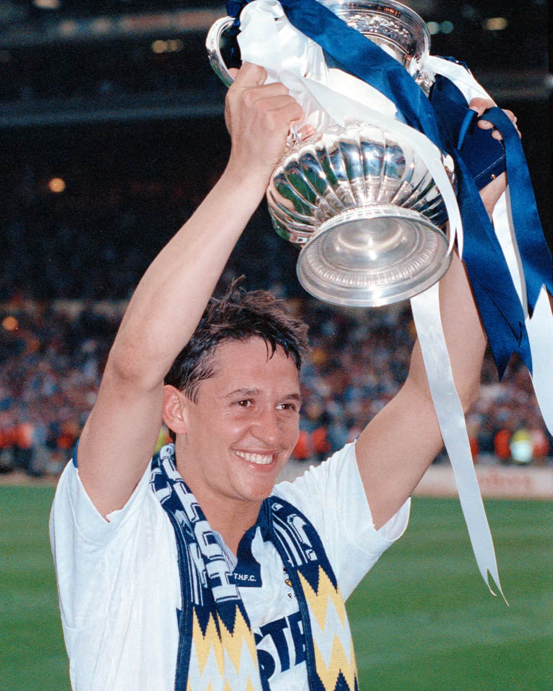 トッテナム・ホットスパーFCさんのインスタグラム写真 - (トッテナム・ホットスパーFCInstagram)「We lifted the FA Cup trophy at Wembley Stadium on this day in 1991! 🏆」5月18日 18時00分 - spursofficial