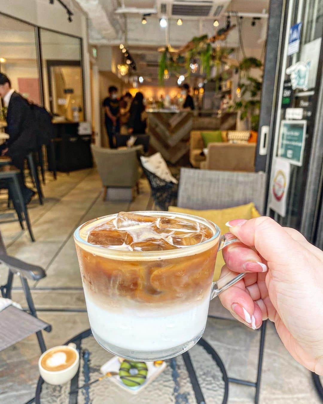 G.L.Bのインスタグラム：「. . coffee time☕️  世界最高ランクの スペシャリティーコーヒーを使用してます🫶  #大阪カフェ #北堀江カフェ  #ビーガンスイーツ #ビーガンカフェ #vegan #natural #naturalcafe #vegancafe #大阪観光 #大阪グルメ #大阪旅行 #osakacafe #osakafood」