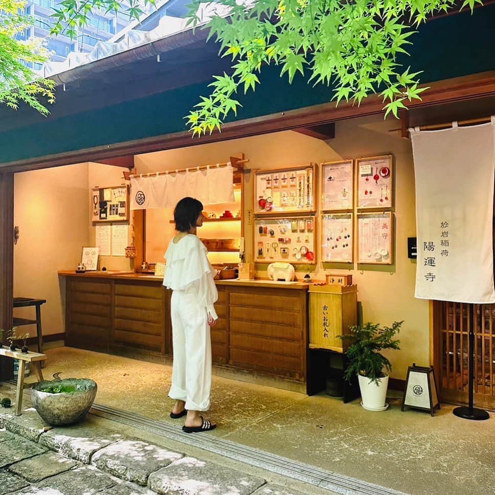 畑野ひろ子のインスタグラム：「@story_love40 8月号　撮影📷 #陽運寺 に行ってきました （足元はロケサン🩴で失礼します😅）」