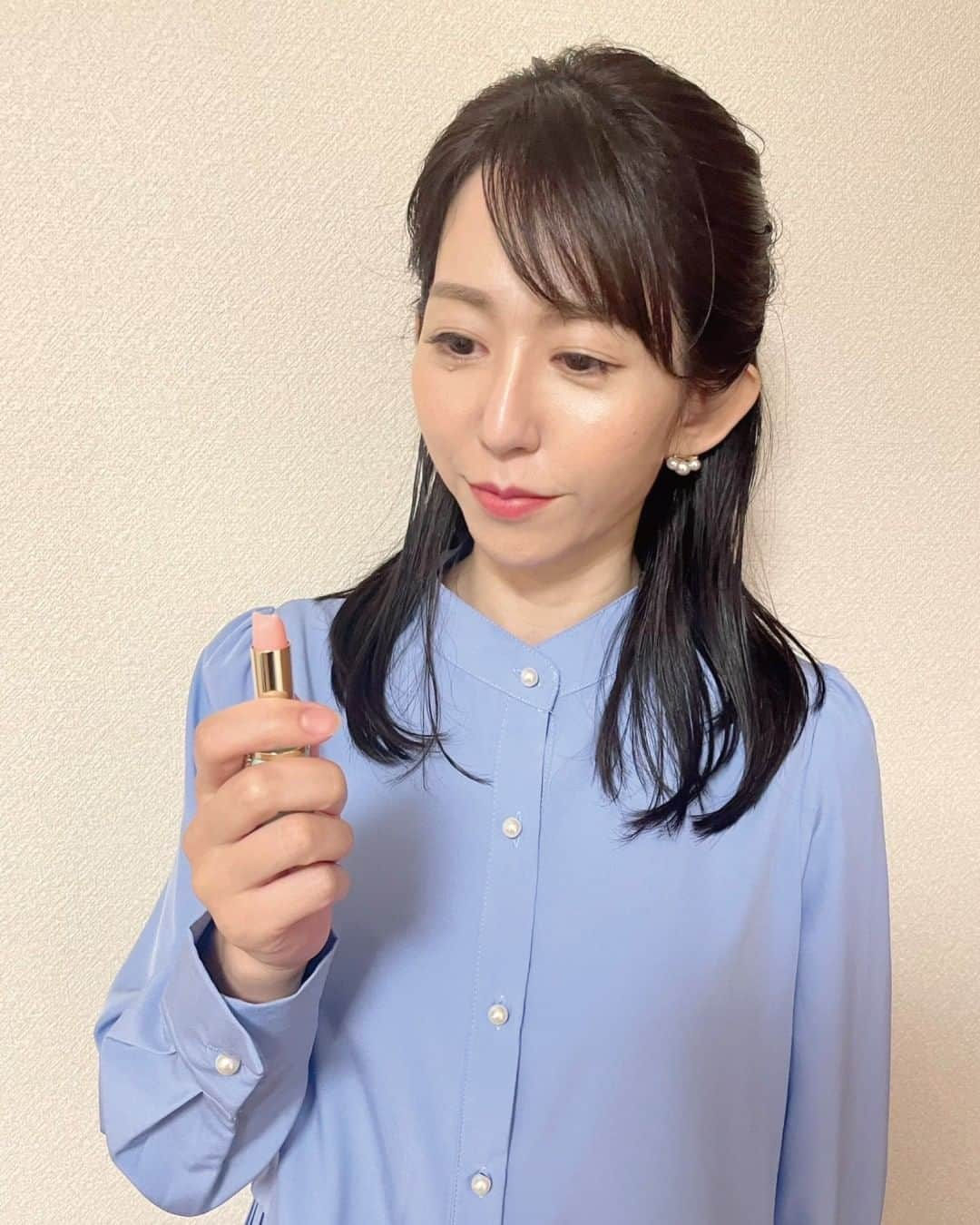 KSBアナウンサーさんのインスタグラム写真 - (KSBアナウンサーInstagram)「🎤 松木梨菜です☺️  ついこの前に 大阪の友達から素敵な 🎁が届きました✨  リップクリームなんですが ピンク猫ちゃんがいて…😻  可愛すぎて一カ月以上使えてません😆  #猫 #猫リップ #コスメ #リップクリーム #可愛すぎて使えない  #5ch #KSB瀬戸内海放送 #岡山 #香川 #okayama #kagawa #松木梨菜 #アナウンサー #女性アナウンサー #テレビ局」5月18日 18時17分 - ksb_announcer