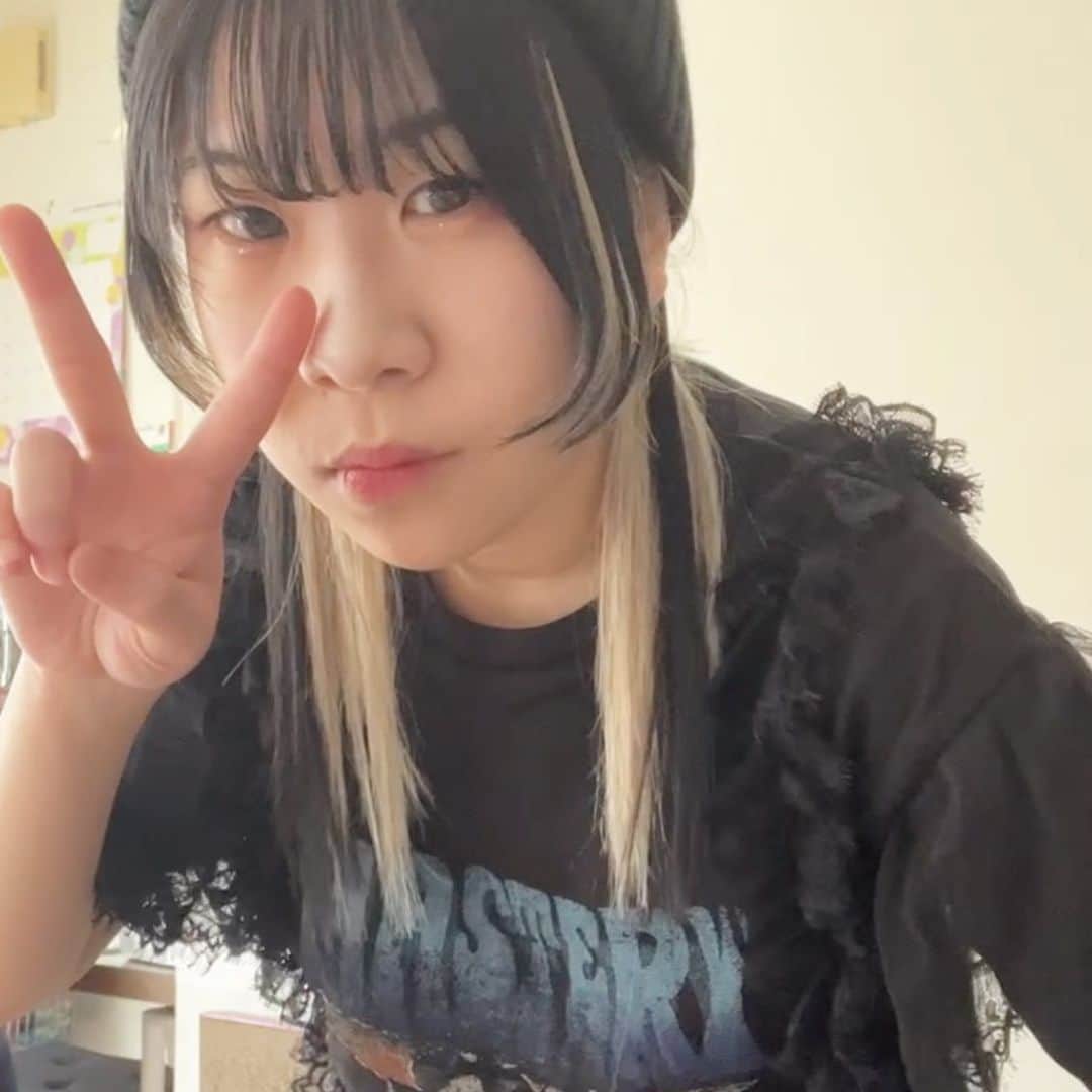 白桃ちゃんのインスタグラム：「ということで、エクがついた」