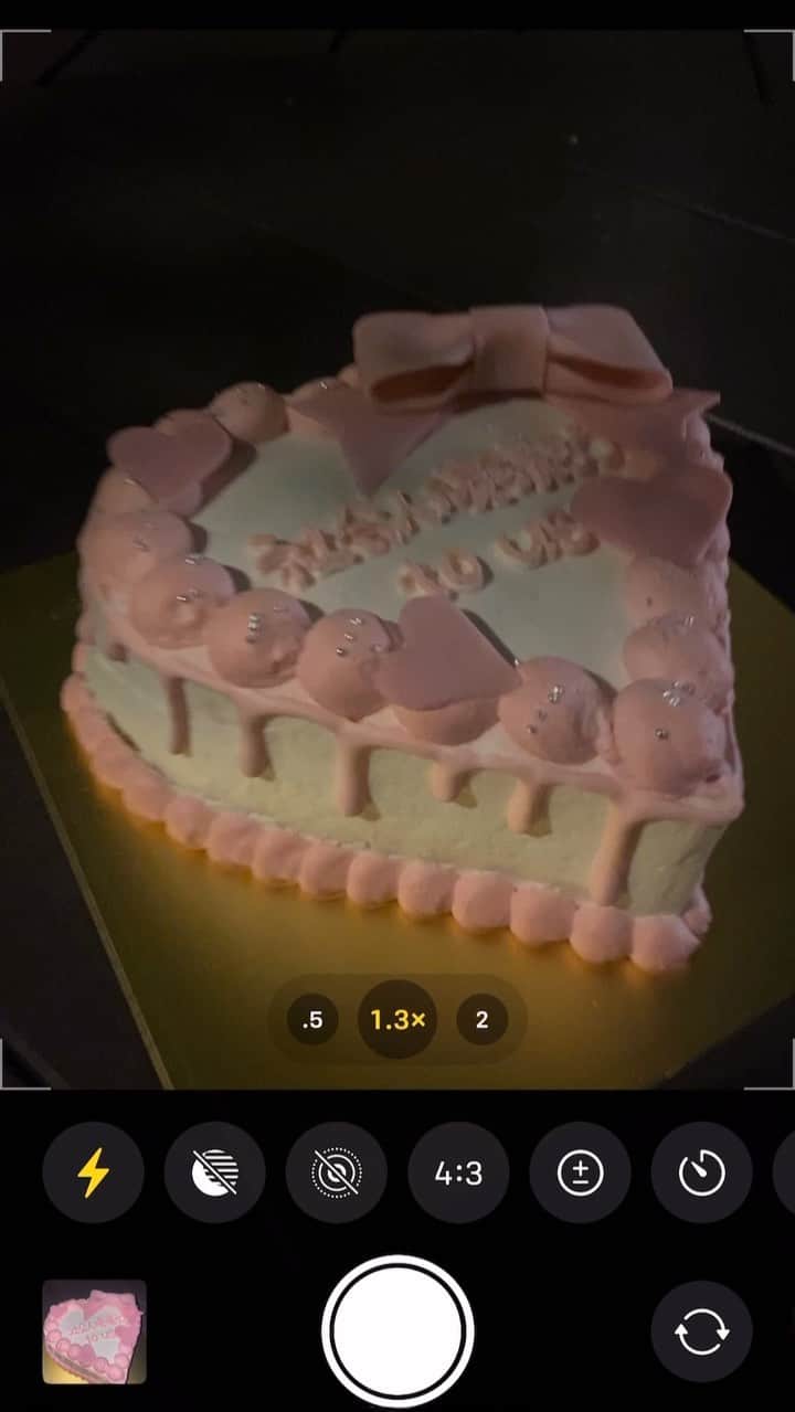 青山舞莉のインスタグラム：「POV you want cake but you dont have the occasion  just make one   @cakewith_tokyo   #新卒 #社会人 #ケーキ  #cakewith_PR」