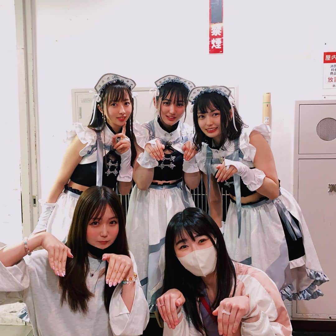 藤田早希のインスタグラム：「この前ゑんらちゃんの5周年ワンマン 行ってきたー🙌🏻 普段キラキラで絡むきららちゃんが アイドルしてる姿初めて見た💓 歌に力強さがあって、魅せる表情も毎瞬違って まじで推せたわ😂 楽曲がまじでツボなんよな。 聴いたら言いたいこと分かるはず😂 きららちゃんありがとう！ また週末のキラキラで話せたらいいな✨. . ☆☆☆☆☆☆☆☆☆☆☆☆☆☆☆☆☆☆☆☆☆☆☆. .  Last time, Enra-chan's 5th anniversary one-man I went 🙌🏻 Kirara-chan, who is usually entwined with glitter I saw you idol for the first time💓 Her songs are powerful, and her attractive expression is different every moment. I was able to push it seriously 😂 The music is really a key point. If you listen, you'll know what I mean😂 Thank you Kirara! It would be nice if we could talk again on the weekend at Kirakira✨. .  요 전 엔라짱의 5주년 원맨 갔다 🙌🏻 평소 반짝 반짝 빛나는 키라라 찬 아이돌하는 모습 처음 본 💓 노래에 힘이 있고, 매료시키는 표정도 매 순간 달라 진심으로 추억했어 😂 악곡이 진지하고 단지 뭐야. 들으면 말하고 싶다는 것을 알 것 😂 키라라 찬 감사합니다! 또 주말 반짝반짝 말할 수 있으면 좋겠다✨. . ☆☆☆☆☆☆☆☆☆☆☆☆☆☆☆☆☆☆☆☆☆☆☆. . . . #ゑんら #japaneseidol #5周年 #ワンマンライブ #アイドルグループ . . . .」