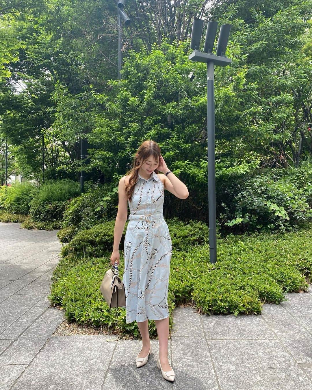 karen okajimaさんのインスタグラム写真 - (karen okajimaInstagram)「#おかじコーデ 🤍🫶  🉐#かれんお得情報 あり✨  今日のコーデ😆💓 夏っぽい涼しげなワンピースがお気に入り！！ めっちゃ可愛くない？🥺💙💙 今日はかなり風が🍃強い日でした🤣  パンプスもめちゃくちゃ柔らかくて 履きやすくておすすめすぎるの！💓  ワンピースID→ 15091308 パンプスID→ 12418902  元々安いのに私のクーポンを使ったら 更に安くなるよん🥺🫶💗👇  🉐👉 4ST103(5/31まで💞)   お買い上げ金額1～5,999円までは15%OFF 6000円以上は20%OFFになります❤️ （クーポンの利用時間をご注意ください✨🥺）  #SHEIN春の感謝祭 #SHEINコーデ #SHEIN #SHEIN購入品 #今日のコーデ #OOTD  #購入品紹介」5月18日 18時38分 - karenokajima0318