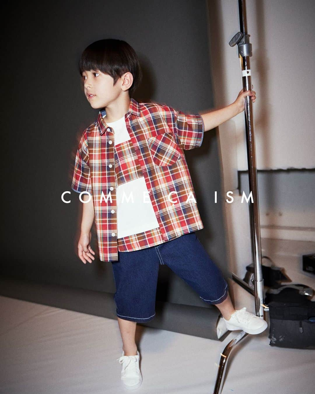 COMME CA ISMさんのインスタグラム写真 - (COMME CA ISMInstagram)「#コムサイズム #コムサイズムキッズ #commecaism #キッズコーデ #キッズコーデ男の子 #キッズコーディネート #チェックコーデ #チェックシャツ #チェックシャツコーデ #キッズモデル #キッズ時計 @commecaism_official」5月18日 18時45分 - commecaism_official