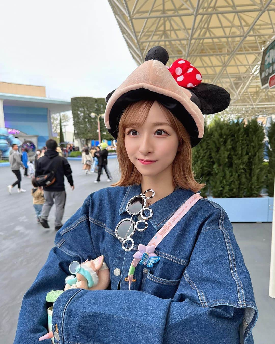 渡辺葉月さんのインスタグラム写真 - (渡辺葉月Instagram)「🐭🎀🖤  #tokyodisneyland #disneyland #東京ディズニーランド #ディズニーランド #ディズニーコーデ」5月18日 19時02分 - hazu.1123