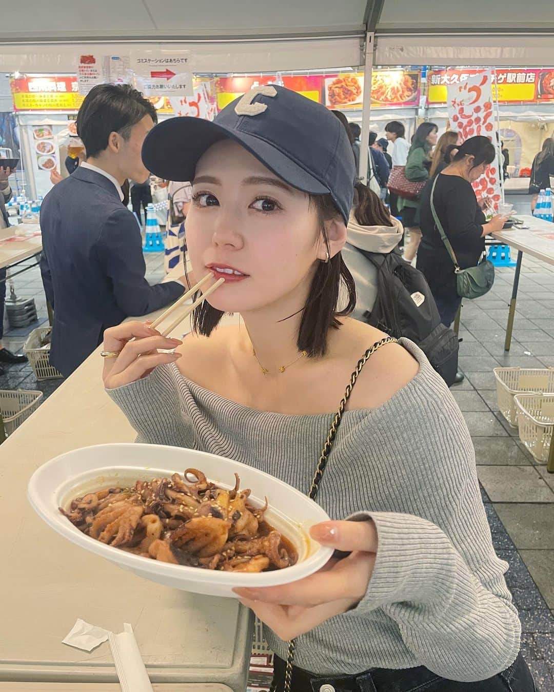 井口綾子のインスタグラム：「激辛フェスのスーパー辛いラーメン調子乗って食べたらほんとに辛くて悶絶した🔥🥹 でも今考えると全然食べれるような気がしてくるから激辛って不思議🥺」